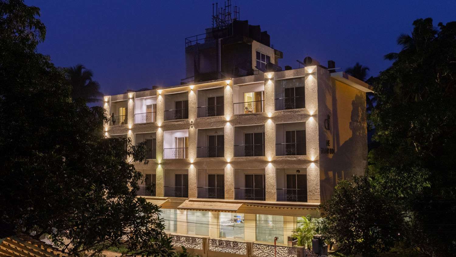 Amara Grand Inn, Calangute | Goa | Club Wave and Sea